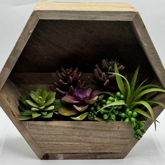 Succulent Artificial Arrangement Wood Wall Plantar Set - Picture 15 of 15